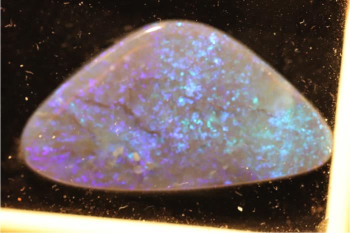 30 ct +/- Black Opal